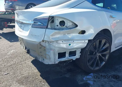 2020 Tesla Model S Long Range Dual Motor All-Wheel Drive/Long Range Plus Dual Motor All-Wheel Drive z USA, uszkodzony, nr VIN 5YJSA1E23LF370211